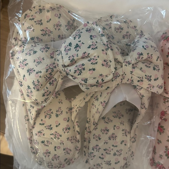 POL Kids Floral Slippers in Cream and Pink - Picture 3 of 4